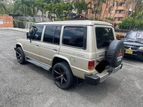 Mitsubishi Montero 3.0 V43 Wagon Status