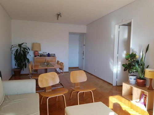Imagen 3 de 18 de Espectacular Semipiso Alto Con Balcón - Muy Luminoso - Con Baños Y Cocina Reciclados - A 1 Cuadra De Av. Lacroze Y A 2 Cds De Estacion Tren Y Subte Linea B -