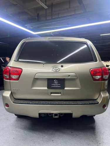 Toyota Sequoia 2008