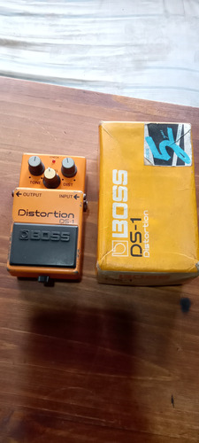 Pedal  Boss Distortion Ds-1 9v, Color Naranja Y Behringer