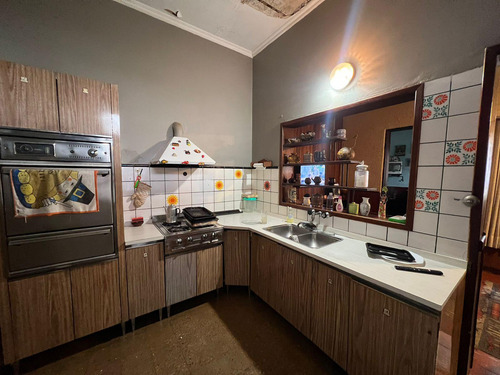 Casa De Tres Ambientes Con Jardin A La Venta En Quilmes
