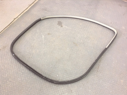 Hule Carroceria Delantero Derecho Chevrolet Vectra Mod 06-08 (Usado)