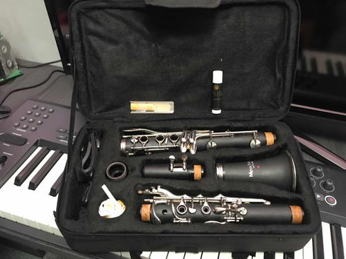Imagen 6 de 6 de Clarinete En Bb Marca Mendini By Cecilio