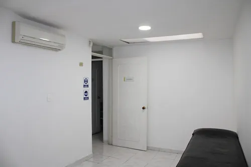 Cómodo Consultorio Con A/a En Centro Médico