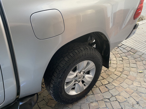 Toyota Hilux 2.8 Cd Srv 177cv 4x2