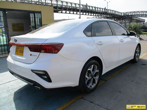 Imagen 7 de 15 de Kia Cerato Vivro Vibrant 1600cc Mt Aa