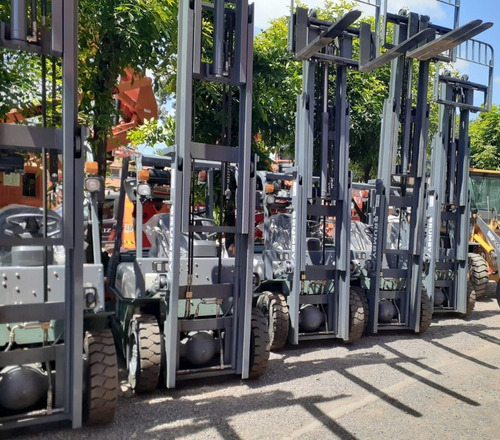 Imagen 7 de 15 de Autoelevador Brumby 2,5 Tn Torre 4,5m - Diesel Xinchai