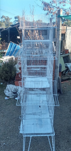 Imagen 4 de 6 de Vendo Jaula Para Pajaros Mide 1metro X 35cm