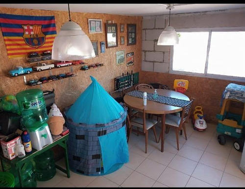 Ph Dos Ambientes Con Dependencia Con Espacio De Cochera, Quincho Y Terraza Propia.