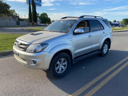 Toyota Hilux SW4 3.0 SRV 4x4 Manual