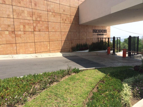 Casa En Privada, Ubicada A Un Costado Del Outlet De Punta Norte.
