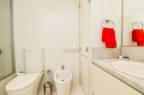 Venta De Apartamento De Dos Dormitorios En Suite Más Dependencia De Servicio En Torre Le Parc, Punta Del Este- Ref: 276