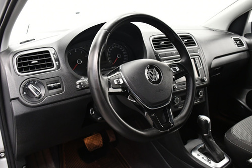 Imagen 13 de 15 de Volkswagen Vento 2020 1.6 Comfortline Plus At