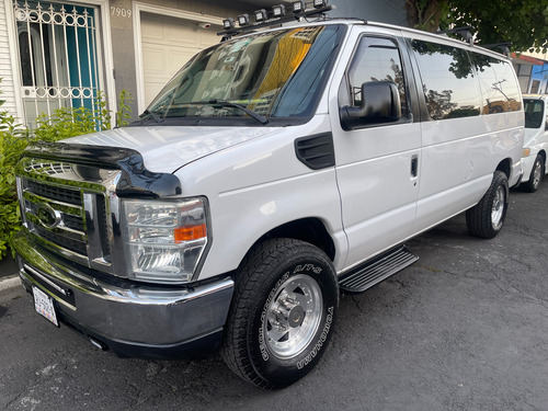 Ford Econoline E-150 4.6l V8 12 Pasajeros