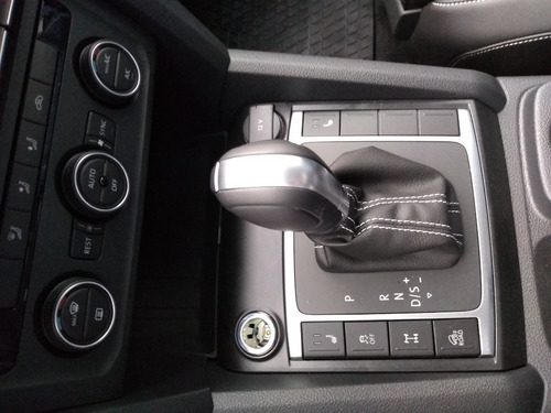 Volkswagen Amarok V6 (258 Cv) Highline 4x4 At 0km 2021 Ec