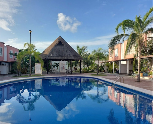 Casa De Recuperacion En Venta En Fraccionamiento Privadas Turquesa, Supermanzana 254, Cancún A Un Costado De Av Chac Mool Laab2