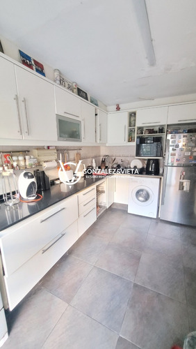 Casa De Categoría En Venta 4 Dormitorios Sobre Avenida Burgues En Prado Padrón Único