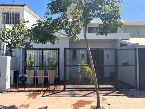 Venta Casa 3 Dormitorios Cochera Pileta V Cabrera