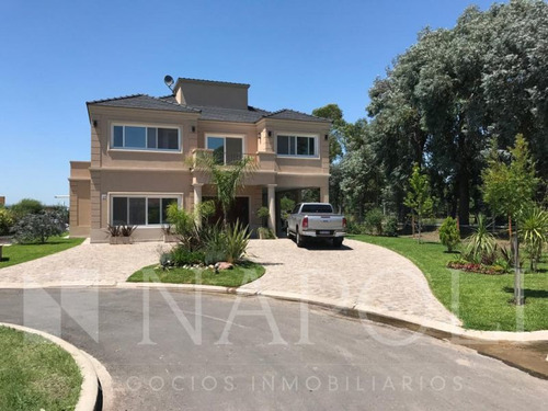 Imponente Casa En Santa Juana