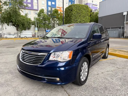Chrysler Town & Country 3.6 Touring Piel Mt
