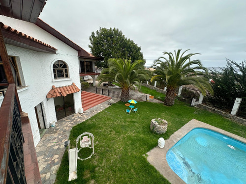 Casa En Peñuelas Con Vista Al Mar, Piscina Y Jacuzzi 8d6b