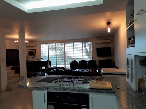 Imagen 2 de 14 de Casa Remodelada En Santa Inés