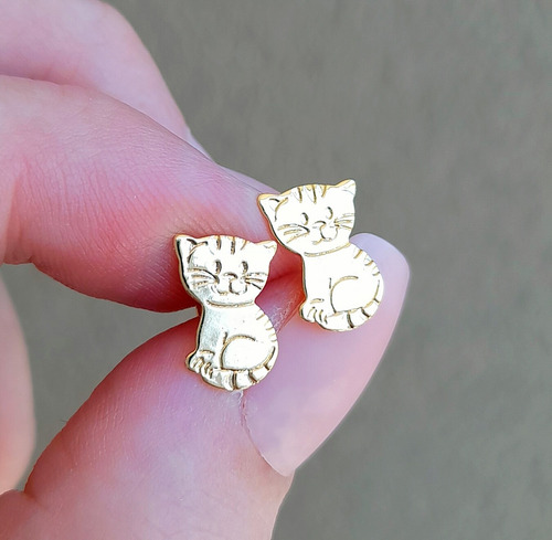 Imagem 2 de 3 de Brinco Infantil Gato Banhado A Ouro 18k