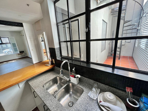 Imagen 8 de 25 de Imperdible Casa Hecha A Nuevo Con Terraza Propia A Cinco Cuadras Del Centro De Martinez.