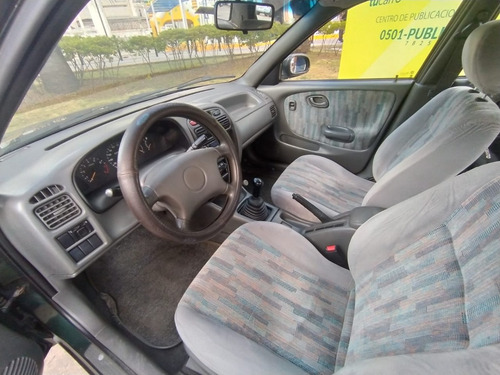 Imagen 6 de 12 de Chevrolet Esteem