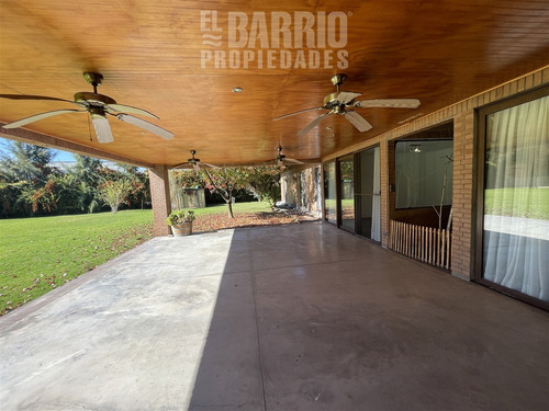 Casa En Arriendo De 4 Dorm. En Colina