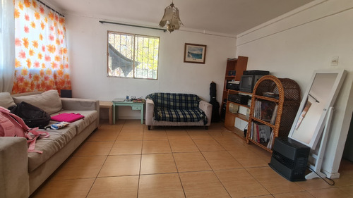 Venta Amplia Froilan Roa Macul 4d+2b, Patio Estacionamiento