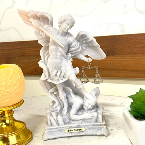 Escultura São Miguel Arcanjo Mármore Branco - 20cm