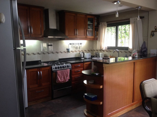 Imagen 4 de 9 de Castelar Norte. Gran Chalet. San Nicolas 1600