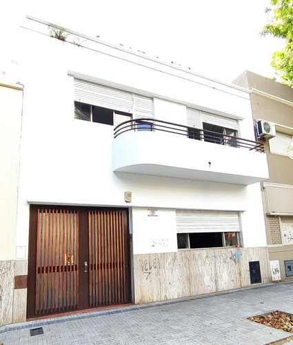 Venta Casa 3 Dorm. C/cochera - 57 E/ 10 Y 11 - La Plata