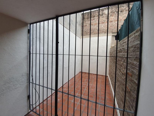 Departamento Con Patio En Pb, Montevideo Y Lima, Expensas Bajisimas !