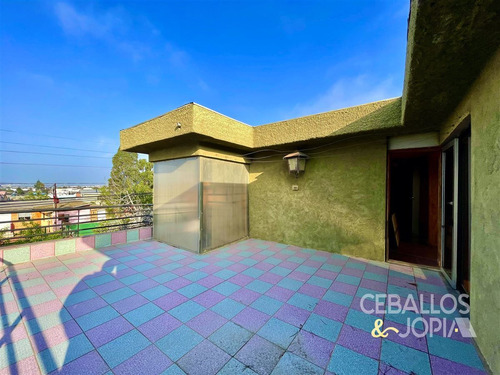 Casa En Venta De 7 Dorm. En Quilpué