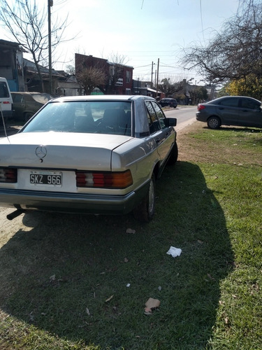 Mercedes-Benz 190 2.3 E