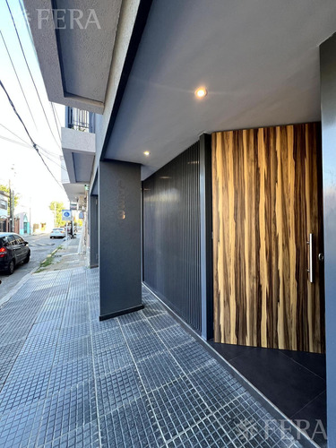 Venta De Departamento 3 Ambientes Con Cochera En Wilde