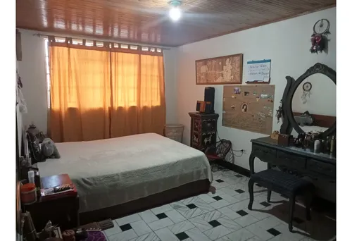 Venta De Casa De 350mt2 En El Templete, Sur De Cali 8412.