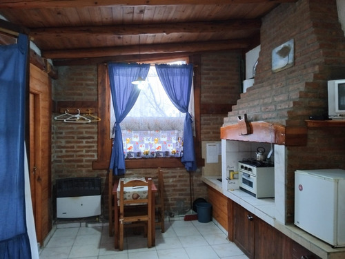 Complejo Turístico En Funcionamiento En El Hoyo, Chubut
