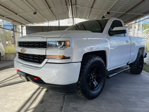 Imagen 3 de 12 de Chevrolet Silverado 2017 5.3 Ls Cab Reg Aut. 8 Cil.