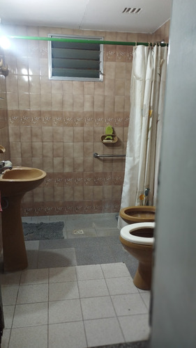 En Venta Casa 3 Dormitorios, A 15 Cuadras Del Centro