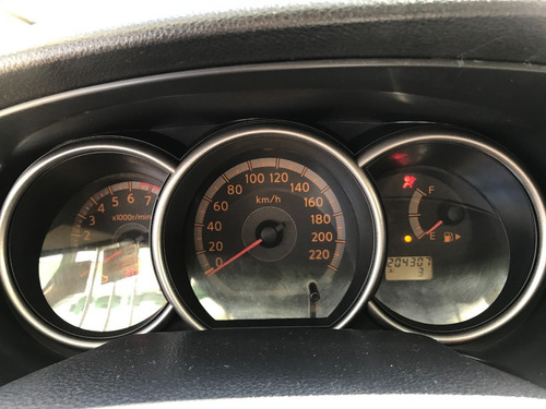 Imagem 10 de 15 de Nissan Livina Grand S 1.8 16v Flex Fuel Mec 2010