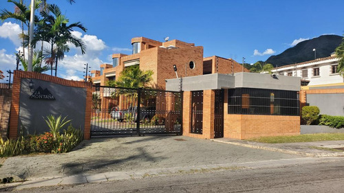 En Venta Townhouse De 205mts En Piedra Pintada, Pozo Propio