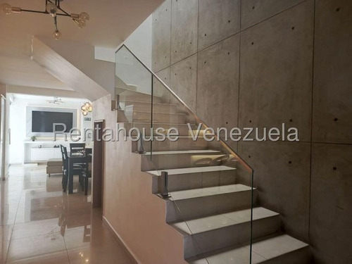 Casa En Venta Cabudare Zona De La Ribereña Codigo 2 5 1 7 1 2 1 Mildred Excelnte Ubicacion E Instalaciones Todo De Vanaguardia, Area De Recreaion Para El Disfrute Familiar , Con Planta Elec
