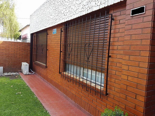 Imagen 2 de 11 de En Venta! Hermosa Propiedad En Moreno Norte | Pileta | Garage Para 2 Autos | Oportunidad