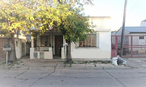 Casa  En Venta Ubicado En Quilmes,  G.b.a. Zona Sur