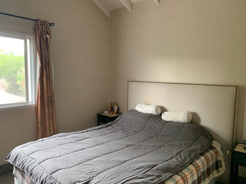 Casa En Venta En Altos De Las Condes, Pilar