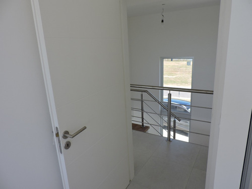Casa A Estrenar En El Naudir Lote, A La Laguna.