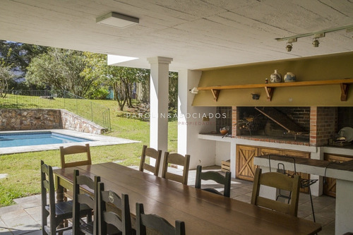 Oportunidad Casa De 3 Dormitorios Con Piscina En Playa Mansa, Punta Del Este- Ref: 3379